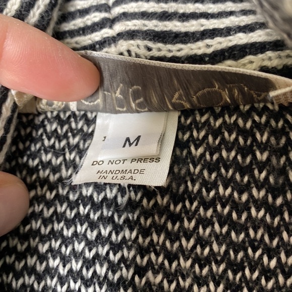 Chris Triola sweater women’s medium handmade black ivory thick warm aztec - Picture 5 of 6